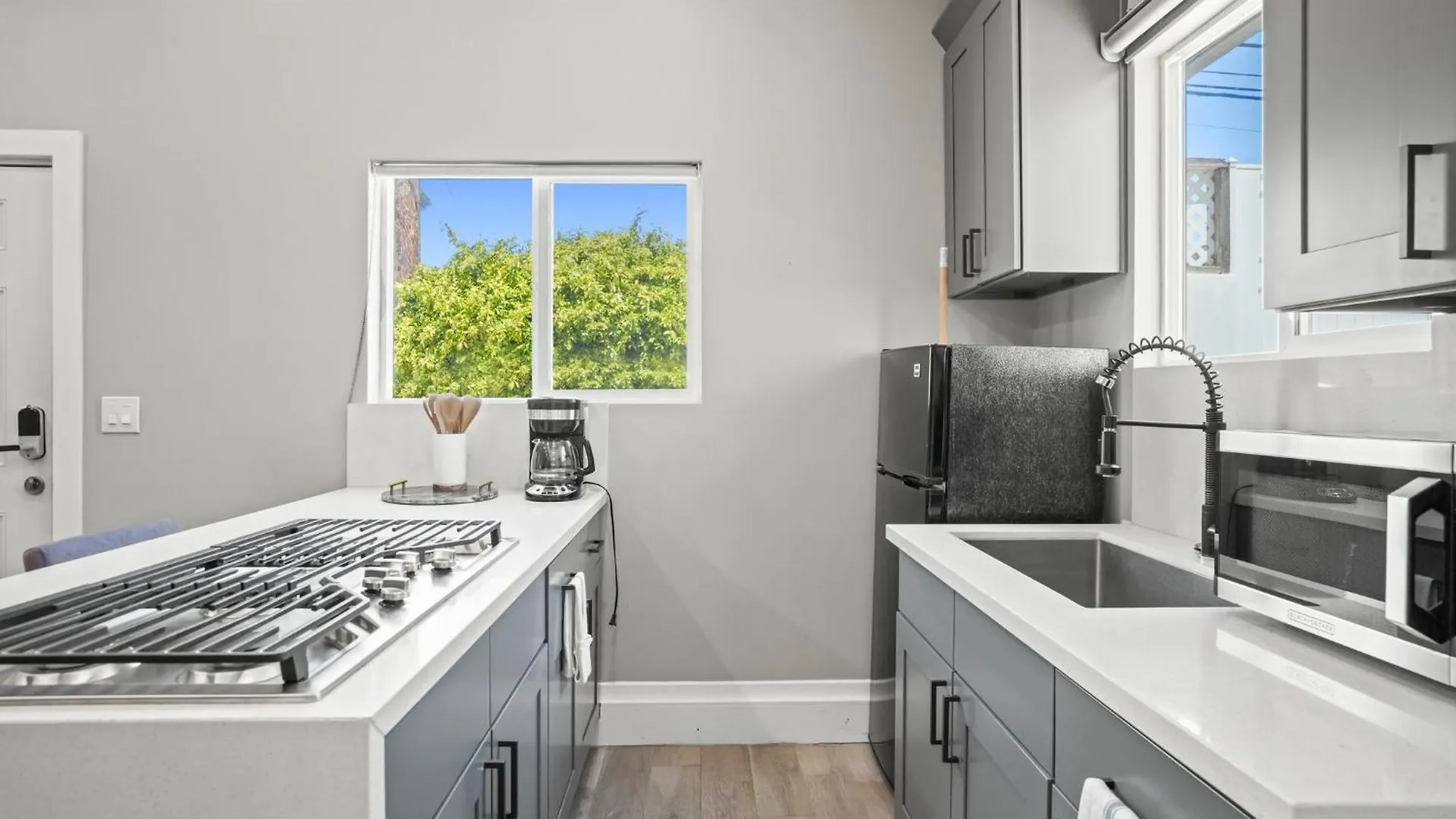 Dom wakacyjny New Modern Cozy Guest House, Parking, Pet Friendly In Mar Vista! Los Angeles