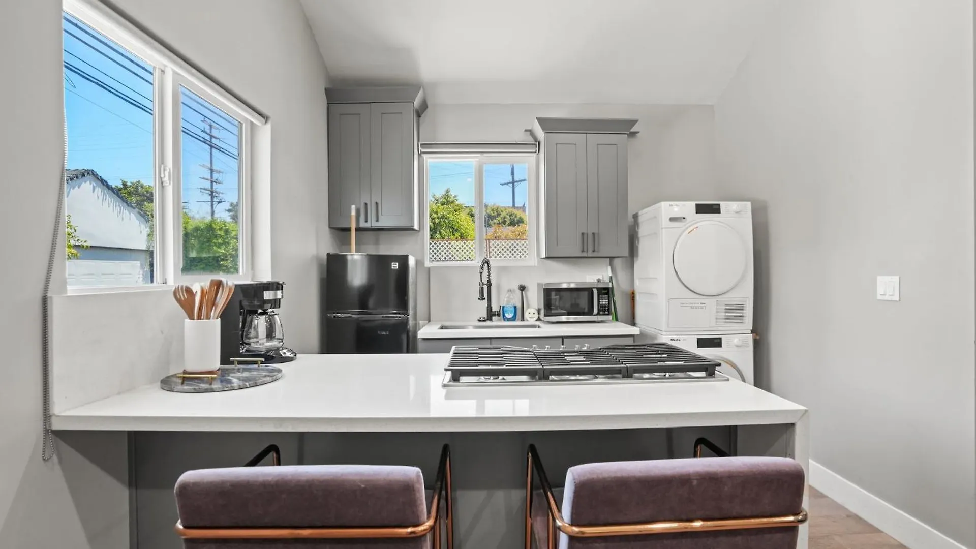 New Modern Cozy Guest House, Parking, Pet Friendly In Mar Vista! Los Angeles Dom wakacyjny